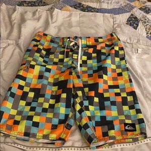 Men’s Quiksilver Board Shorts/bath suit size 29